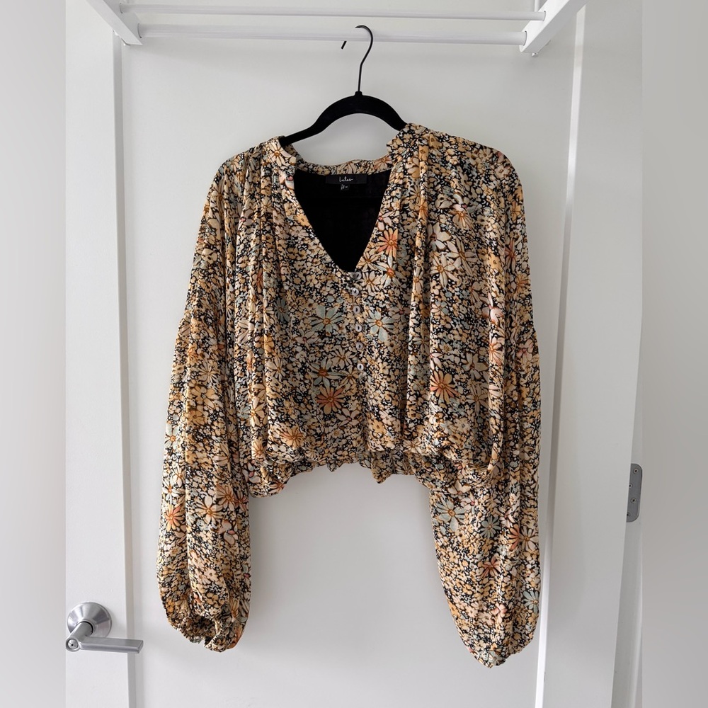 Lulu's Floral V-Neck Blouse in Black and Cream